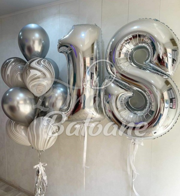 Baloane cu Heliu Cifre Argintii 18 cu Buchet Gri Marble (LB-11027)