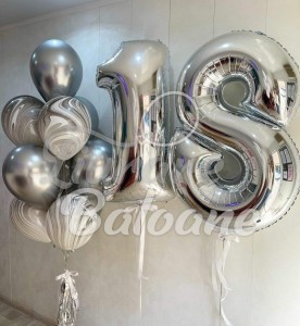 Гелиевые воздушные шары в виде серебряной цифры 18 с букетом из серых мраморных шаров (LB-11027)